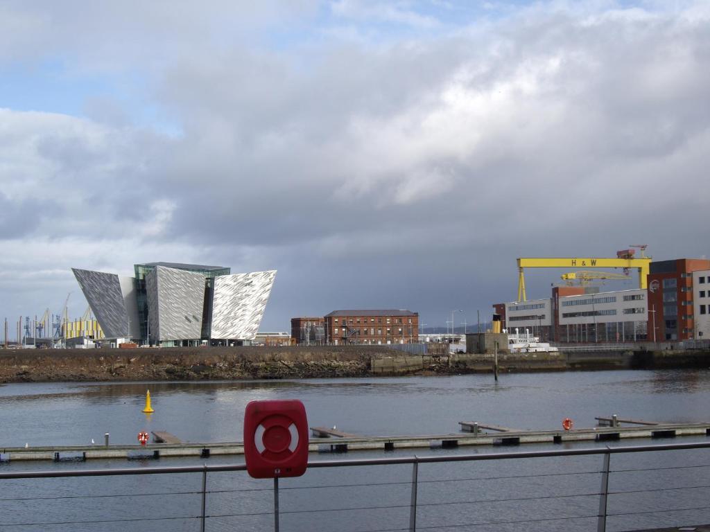 Titanic View Apartment Belfast Bilik gambar